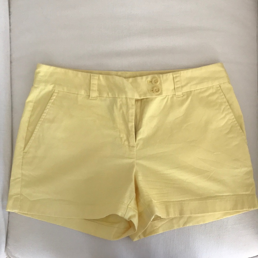 Vineyard Vines yellow shorts size 6